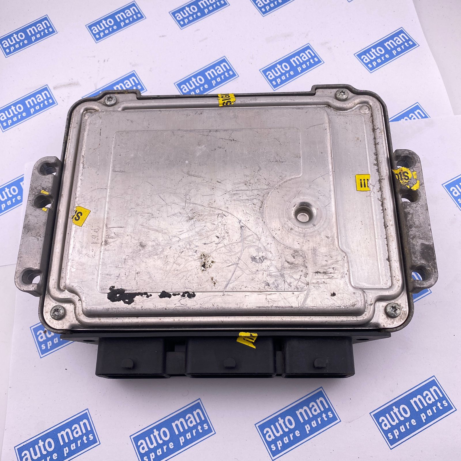 Renault   engine control unit 8200527725 Bosch 0281012589