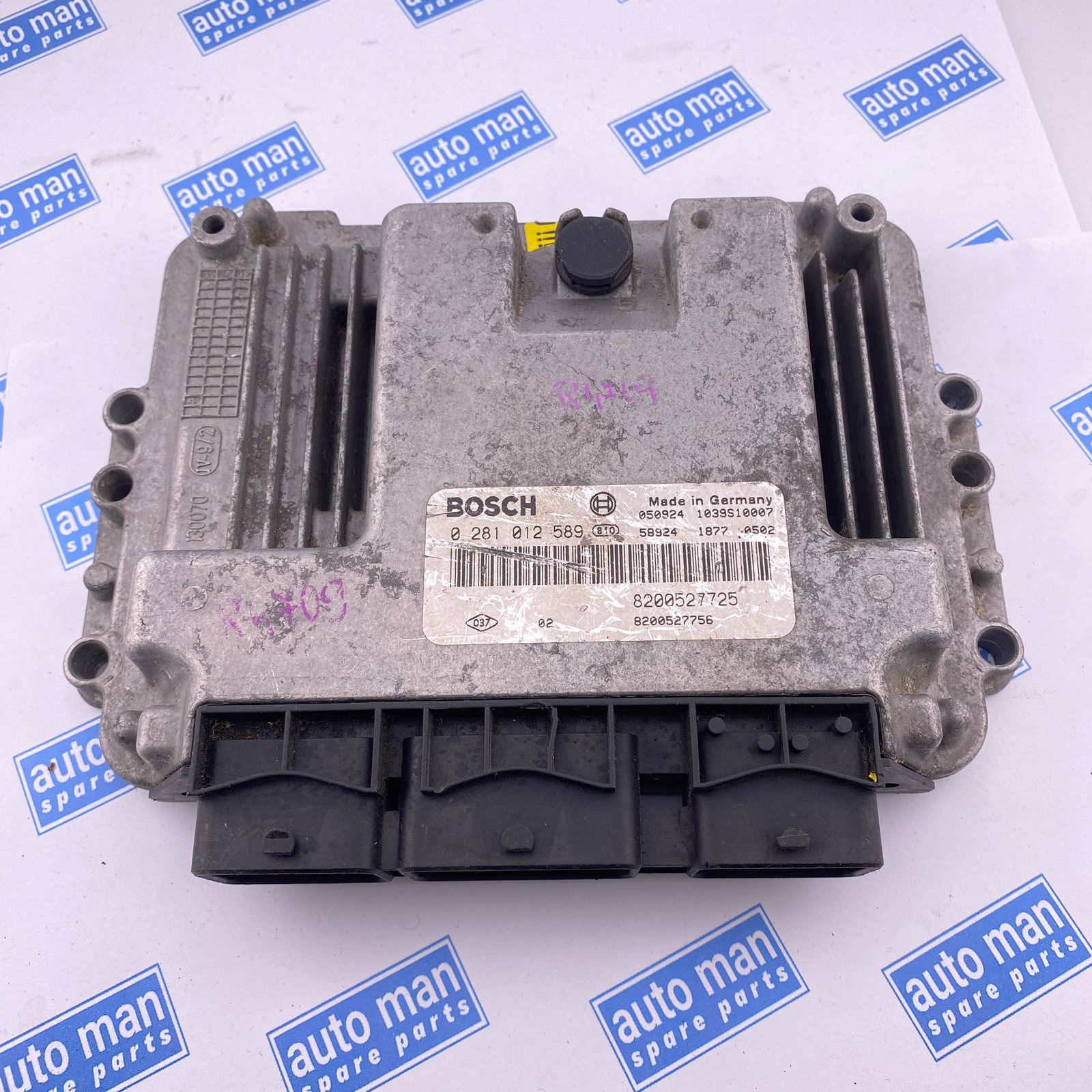 Renault   engine control unit 8200527725 Bosch 0281012589