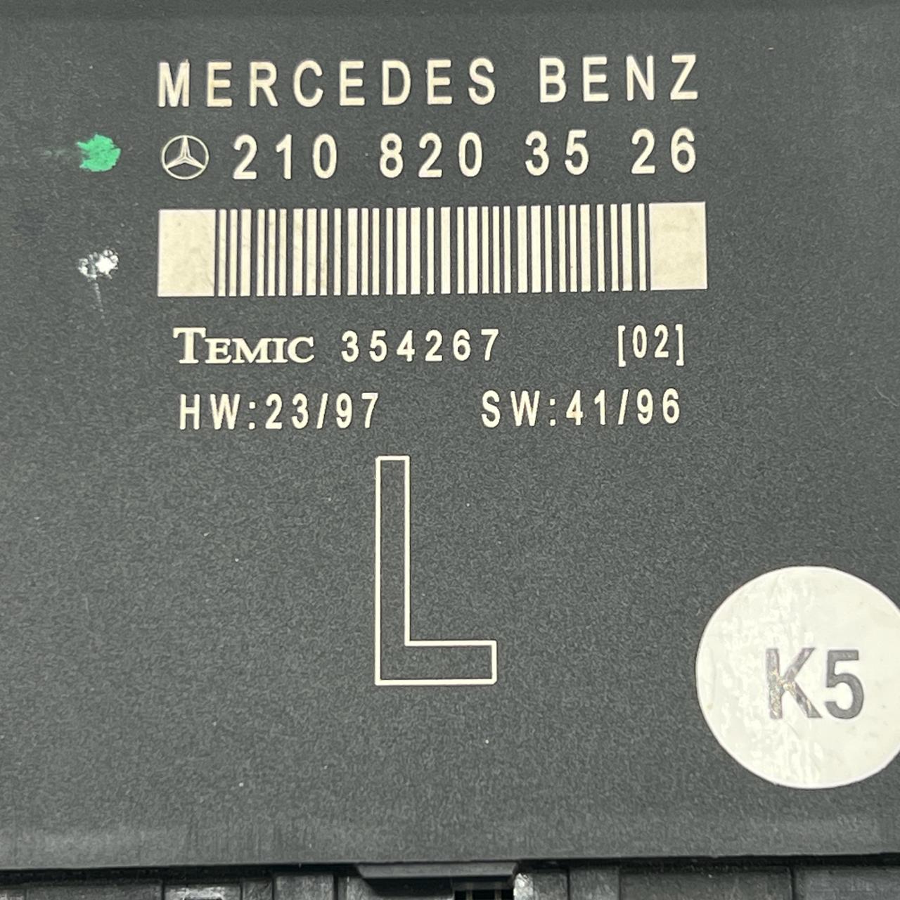 Mercedes-Benz C-Class w202 left door/ 2108203526 /window control module 210 820 35 26