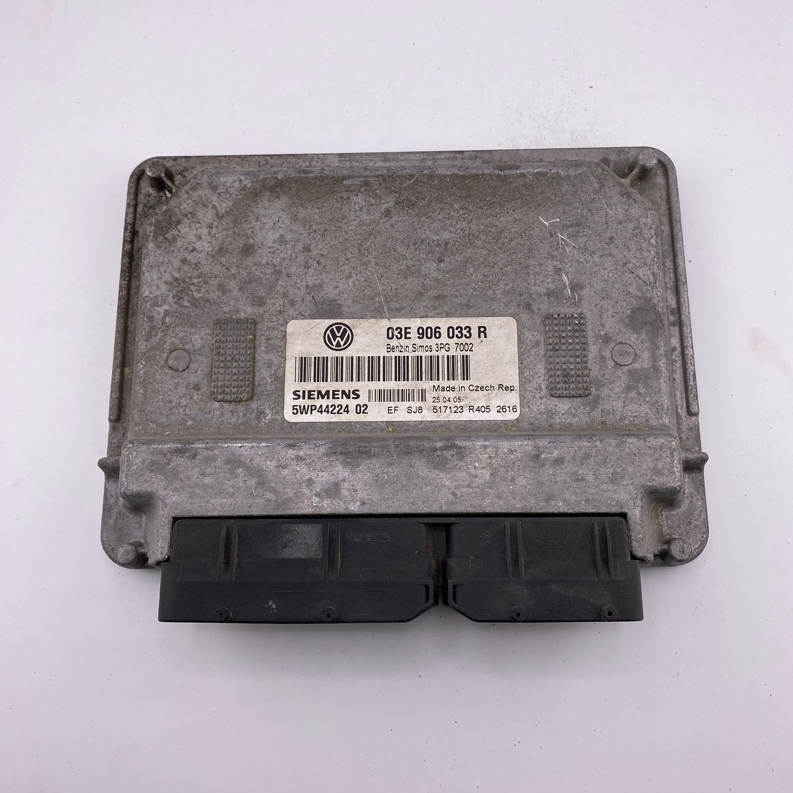 VW POLO 9N engine control unit ECU 03E906033R 2003 18036596-