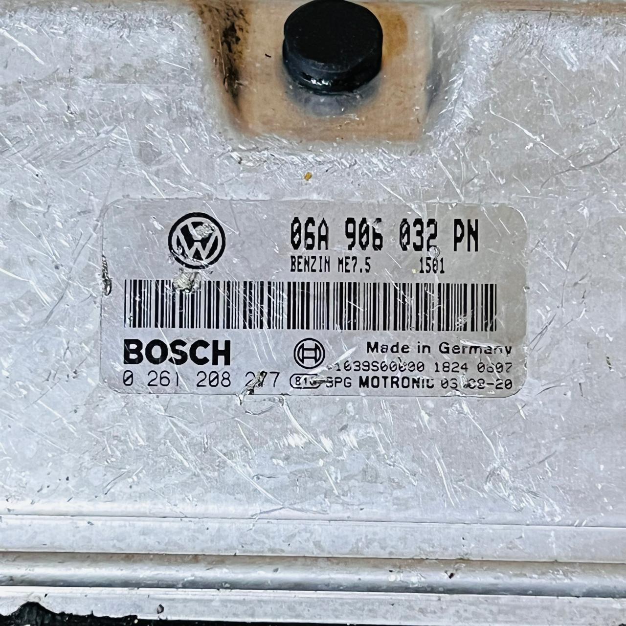 SKODA FABIA ECU BOSCH 0261208277, 06A906032PN