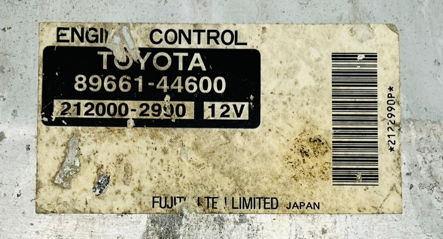 Toyota Genuine Isis ANM15W Engine Control Unit / ECU 89661-44600