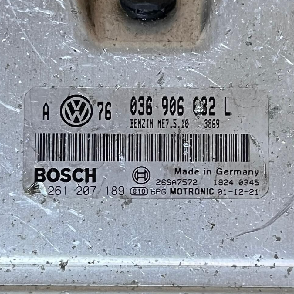 VW GOLF IV 1J1 Engine Control Unit ECU 036906032L, 0261207189, 18240345