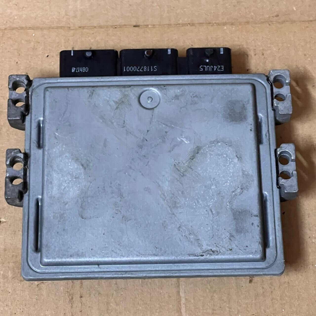 2006 RENAULT Megane Scenic Engine Control Unit ECU - S122326108 A / 8200565863