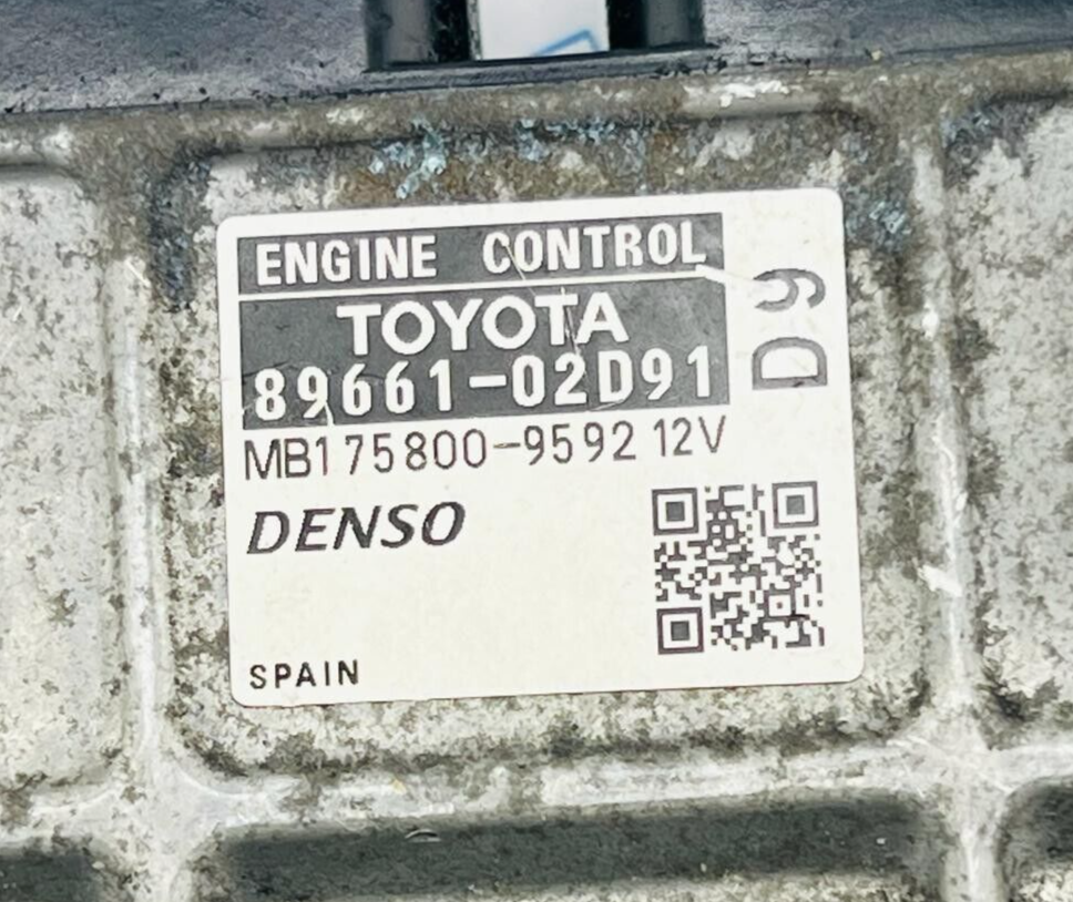 ECU TOYOTA 1758009590 UCE / MB1758009590 / 8966102D91 / 23265087