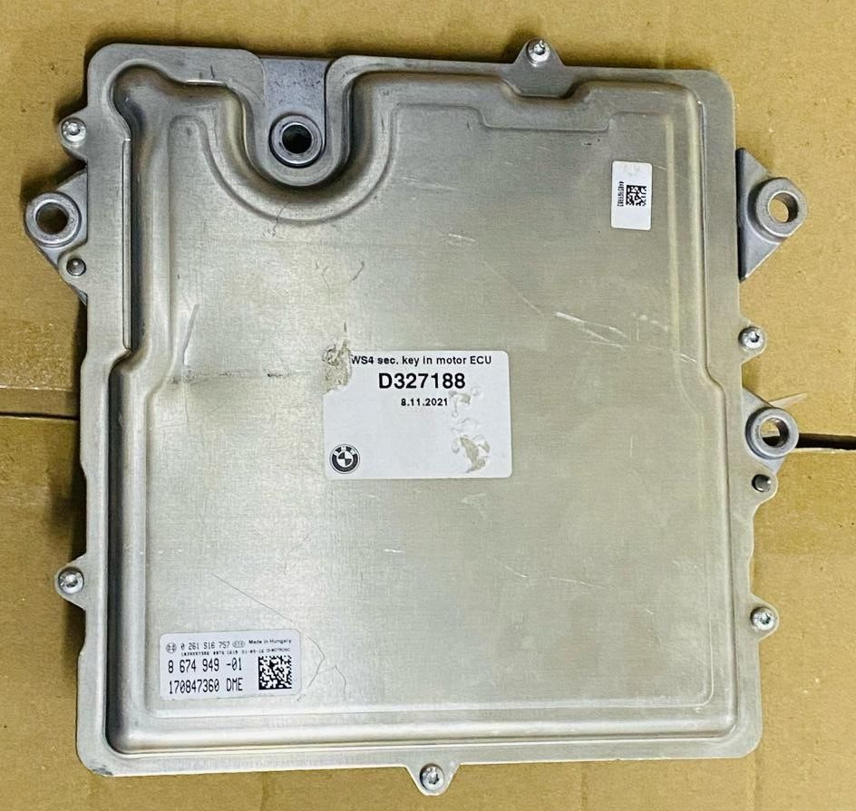 BMW Engine Control Module 8674949 Rl0340 0261S16757