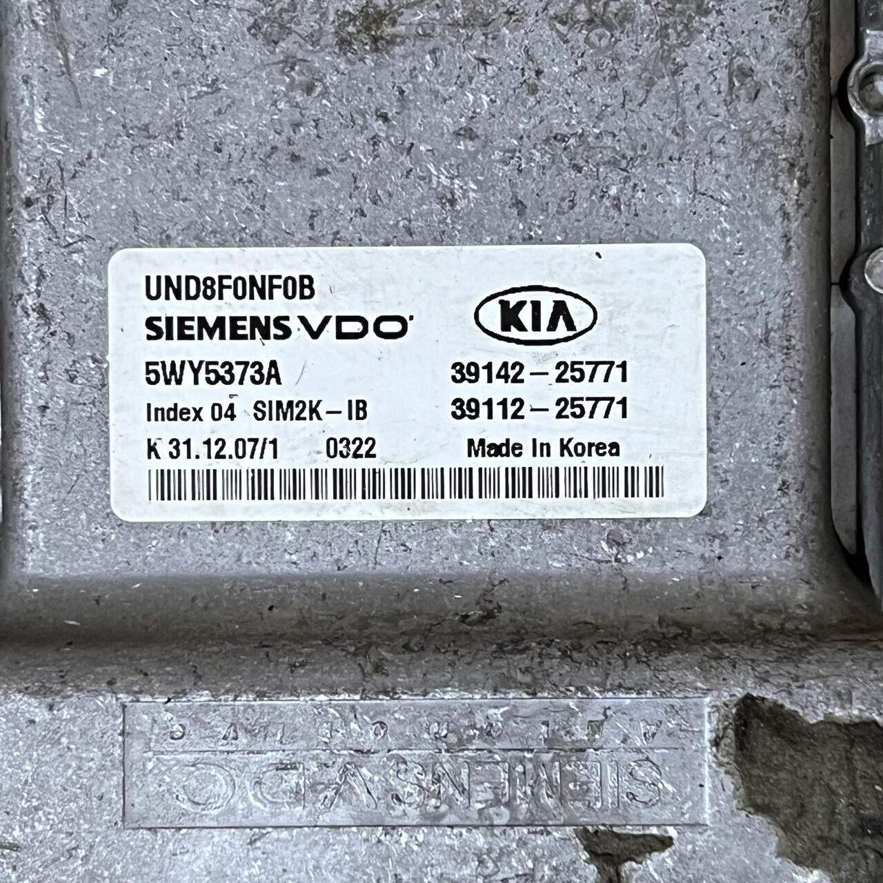 KIA CARENS Engine Control Unit ECU - 5WY5373A / 39142-25771 / 39112-25771