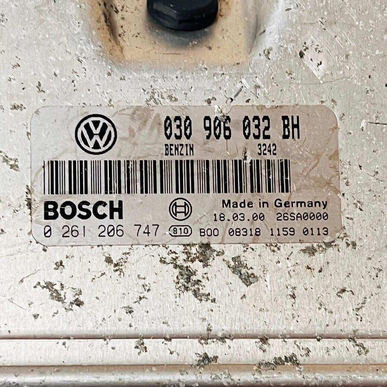 ECU VOLKSWAGEN Bosch 030906032BH 0261206747 26SA0000