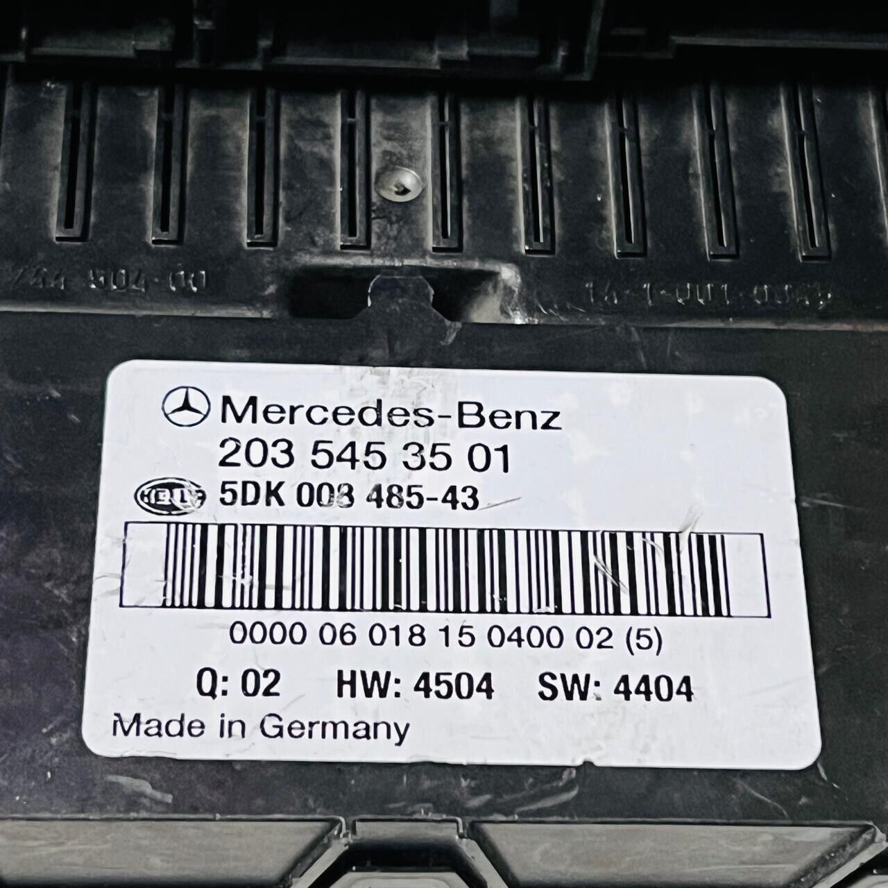 2006 Mercedes-Benz C-Class W203 Fuse Relay Box - 2035453501 / 5DK008485-43