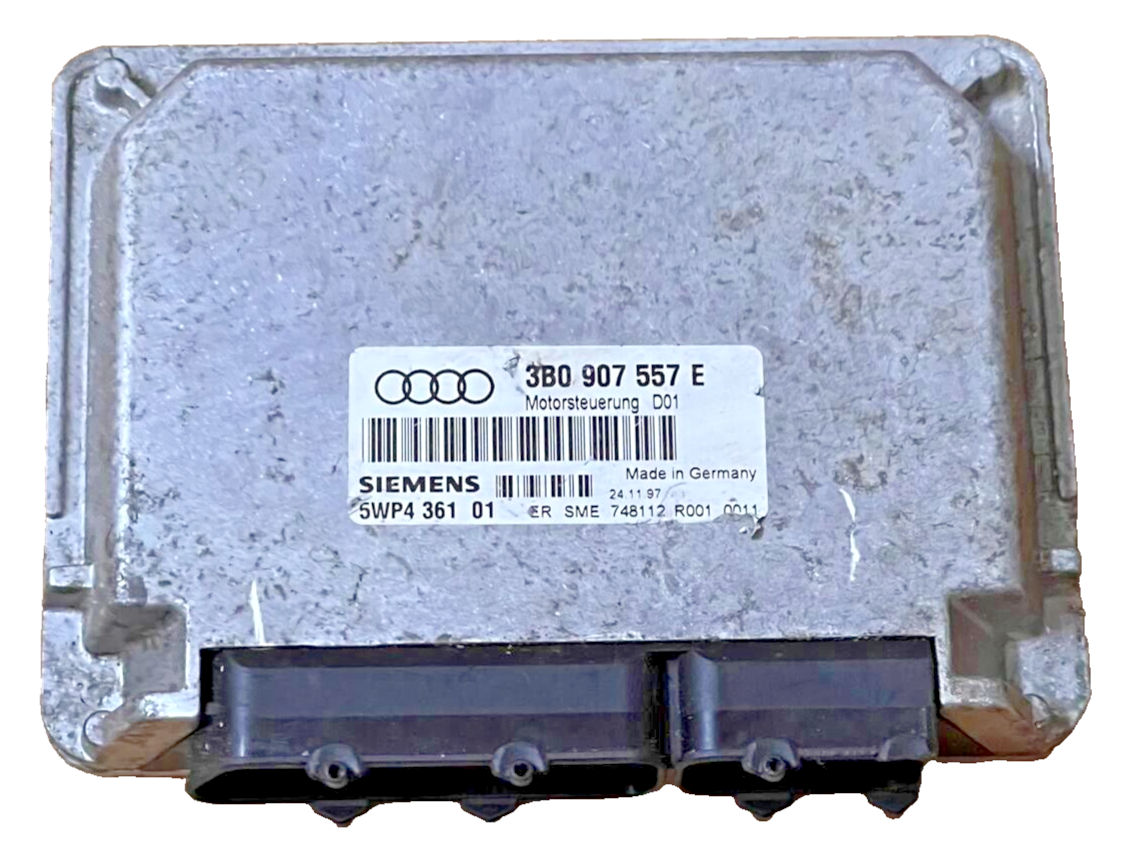 Audi A4 B5 engine control unit 3B0907557E Siemens 5WP436101