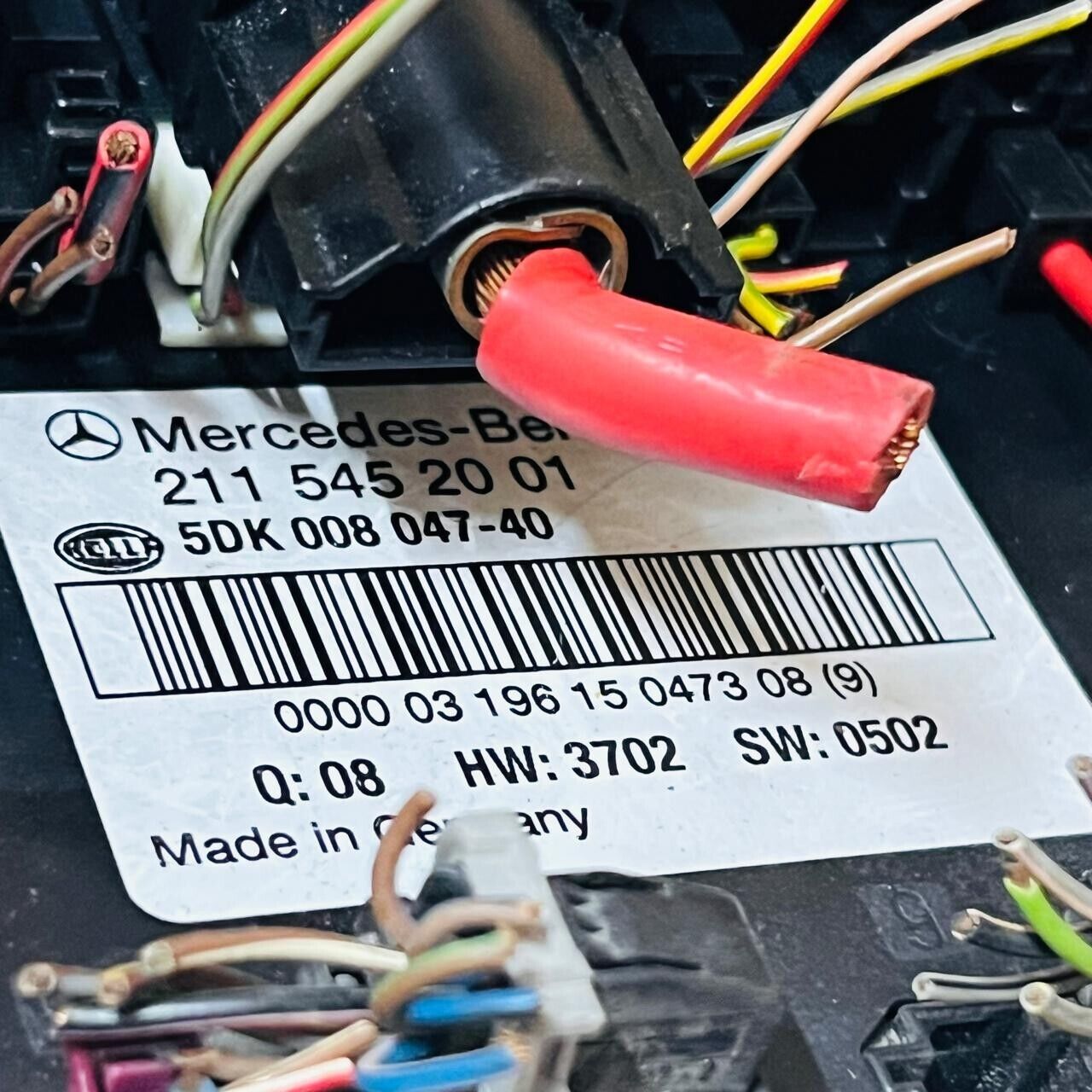 Mercedes-Benz E-Class Fuse Relay Box - 2115452001 / 5DK008047-40 / 5DK00804740