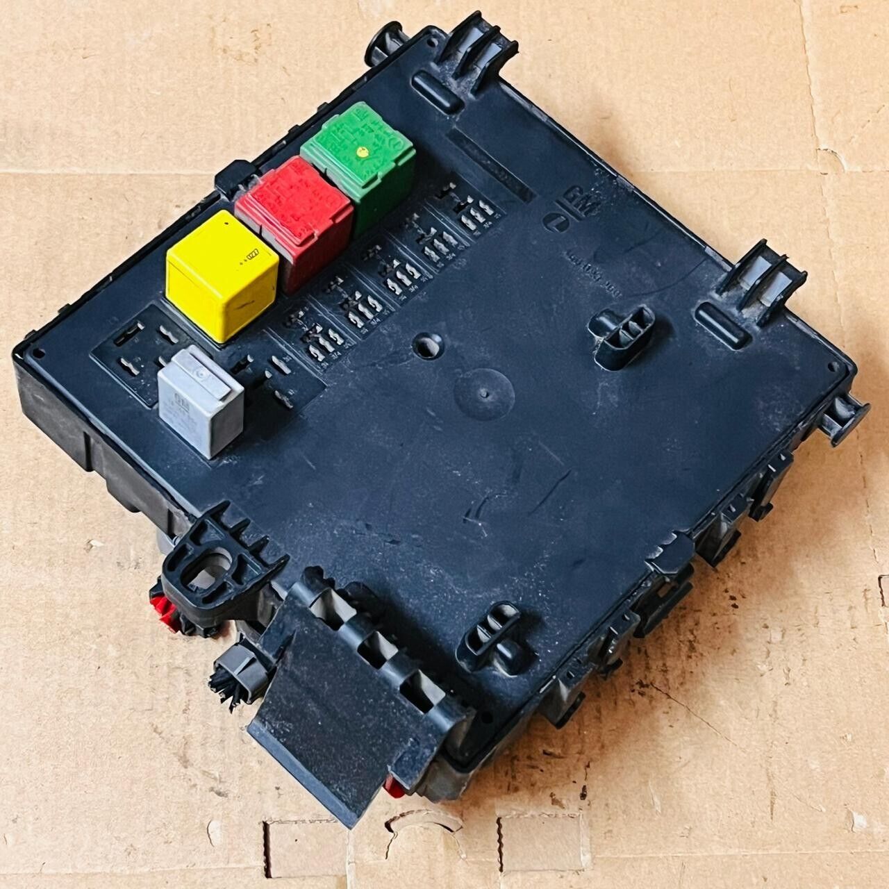 2003 Opel Vectra Fuse Module - 13125489 / 519033104