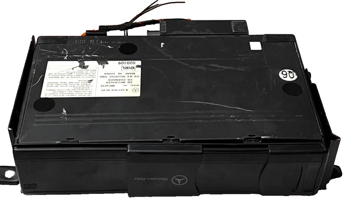 MERCEDES BENZ R230 SL 500 CD CHANGER A2038209089