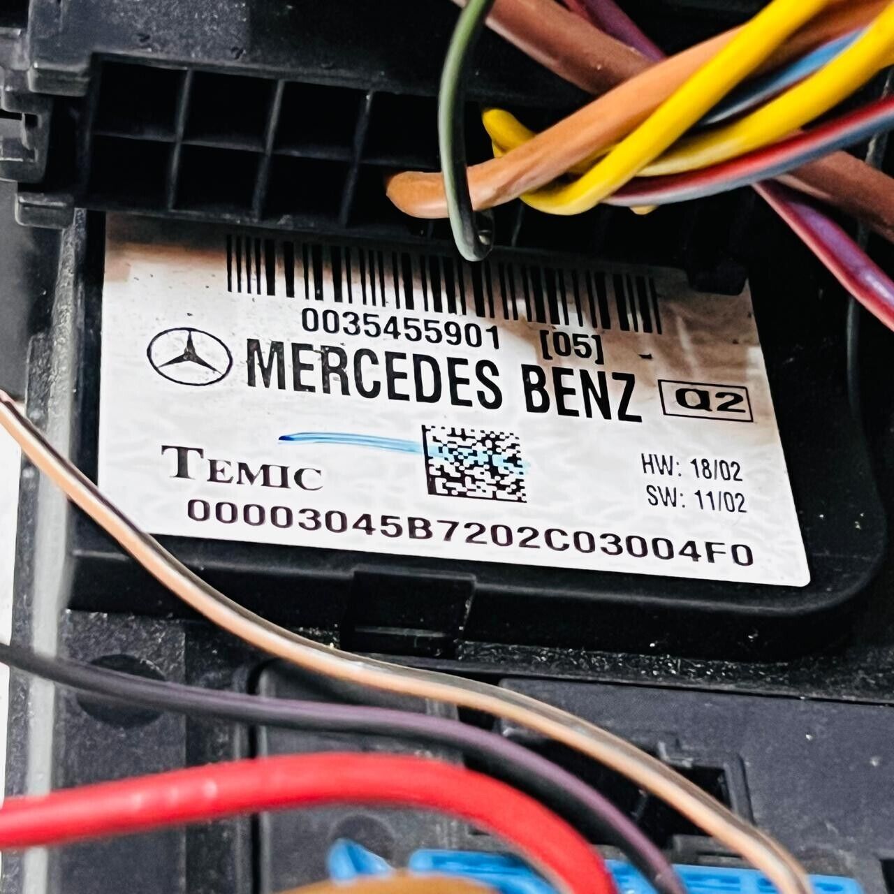 Mercedes Benz E-Class W211 Fuse Relay Box - 0035455901