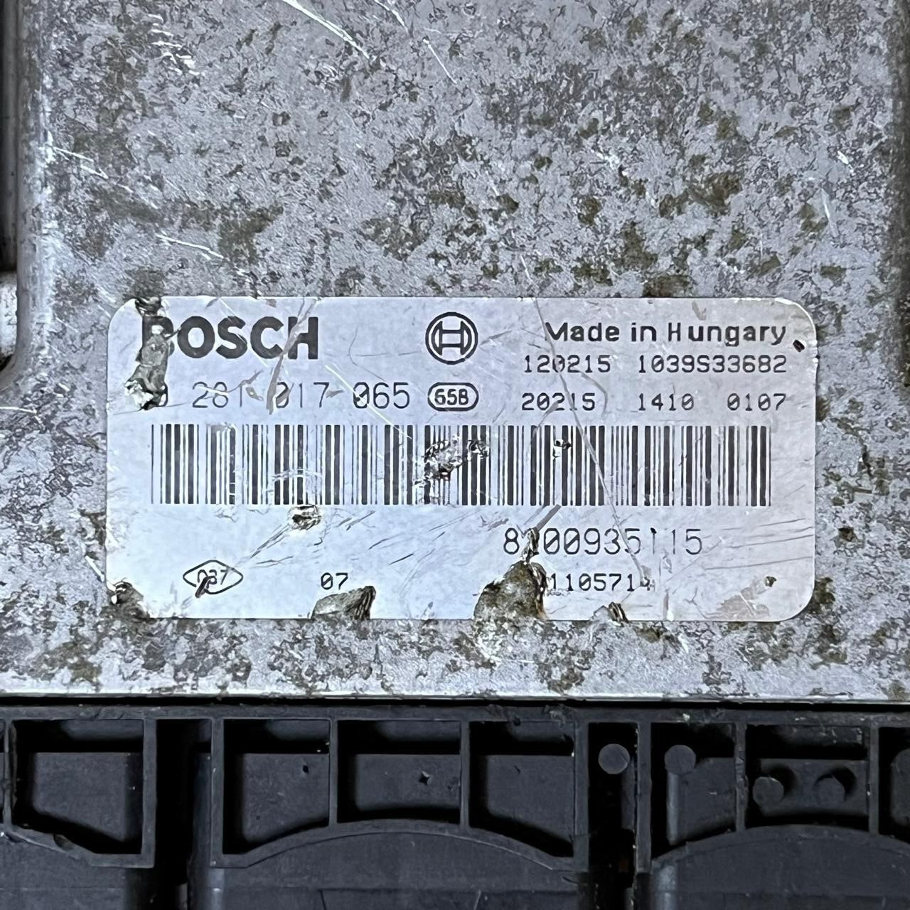 Bosch ECU (Electronic Control Unit) 8J0909351S/ 0281017065