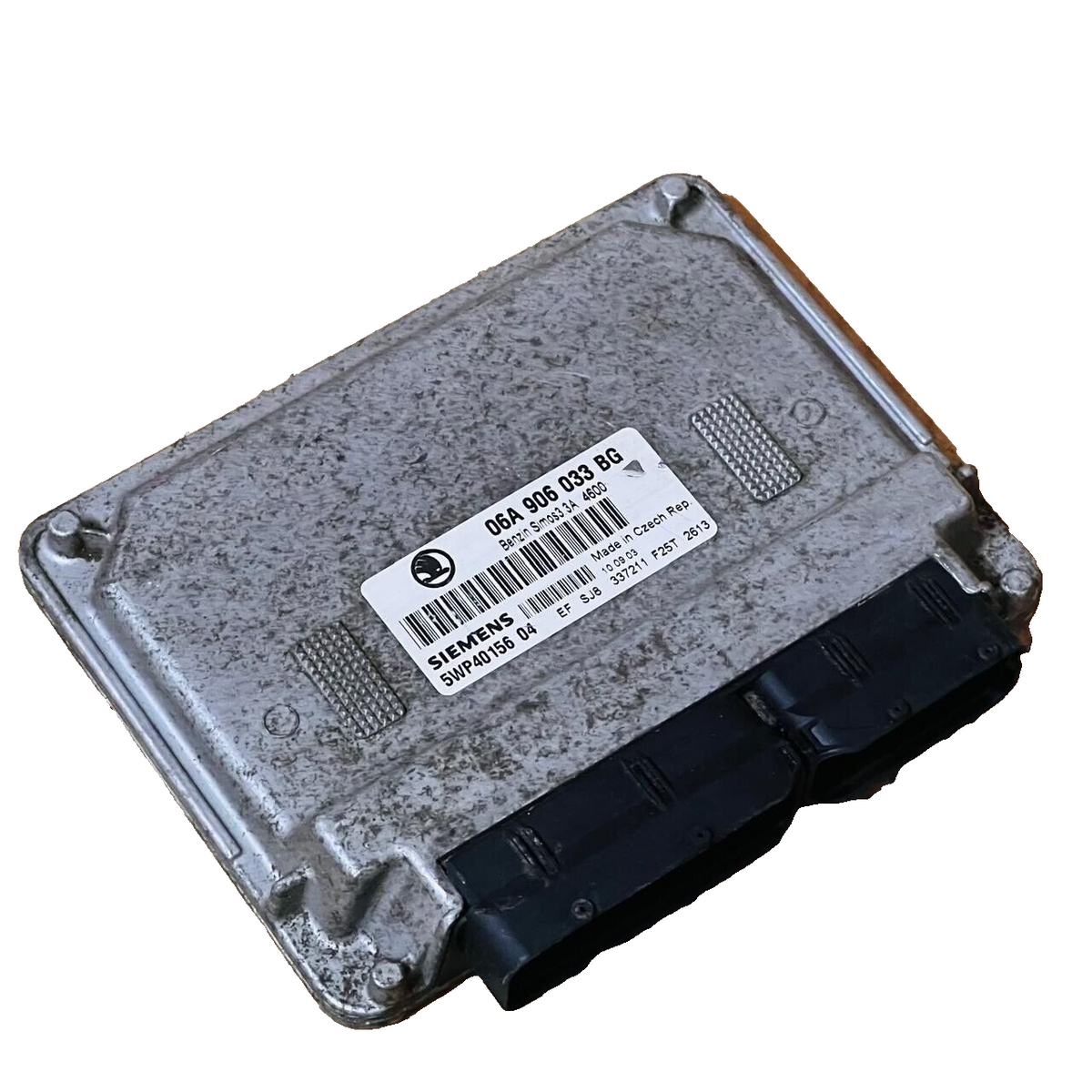 ŠKODA Engine Control Unit ECU - 06A906033BG / 5WP4015604