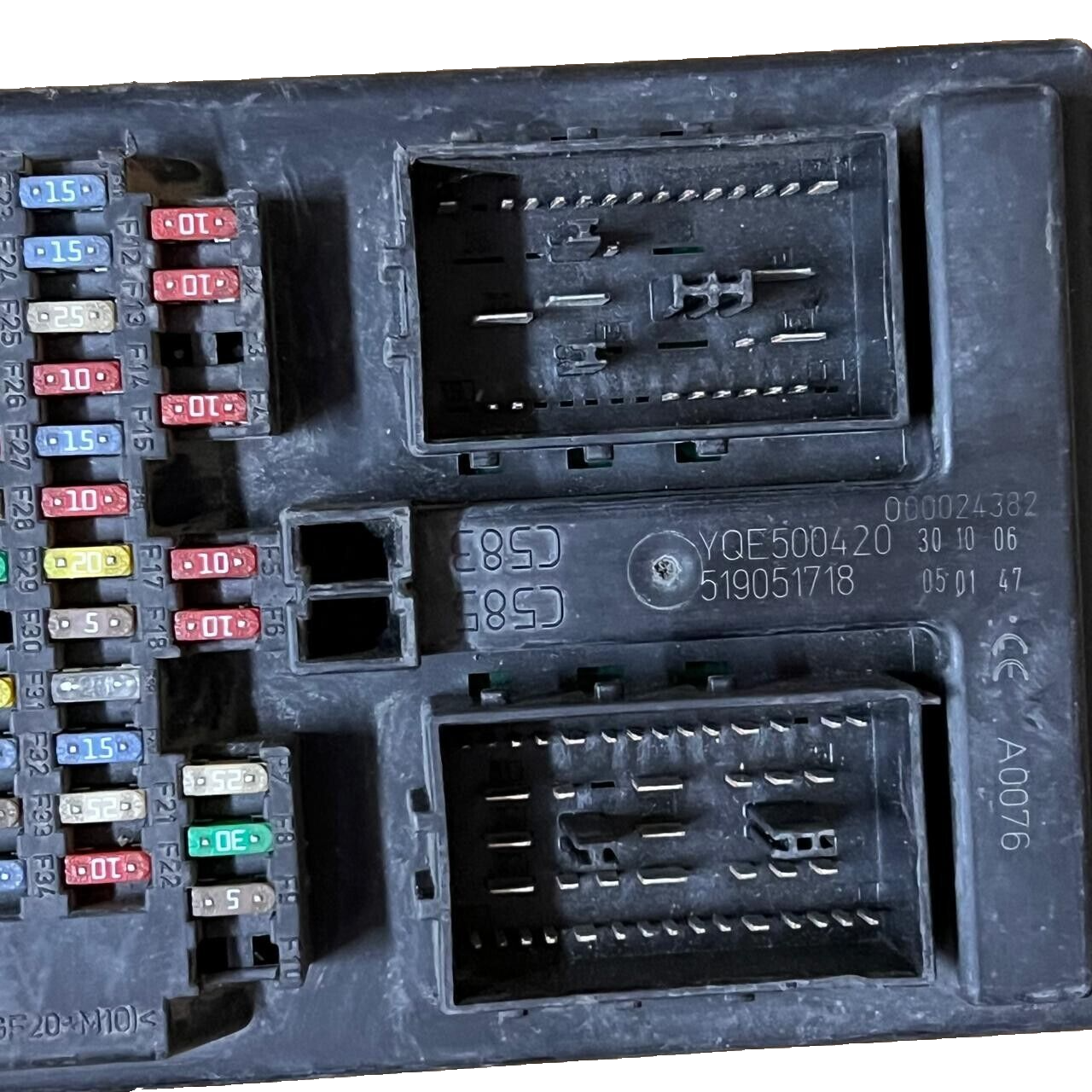 Range Rover Sport Discovery 3 Interior Fuse Box YQE500420