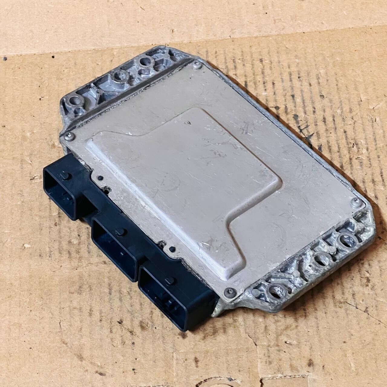 Renault Engine Control Unit ECU - 8200321263 / 8200387138