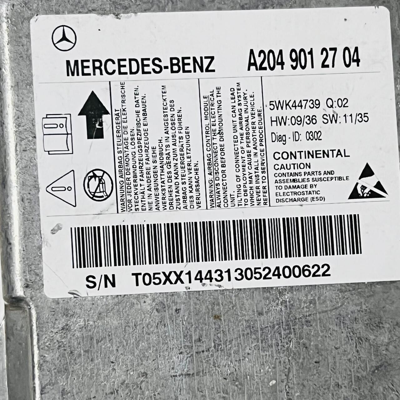 Mercedes-Benz W204 Airbug Control Module - A2049012704 / 5WK44739