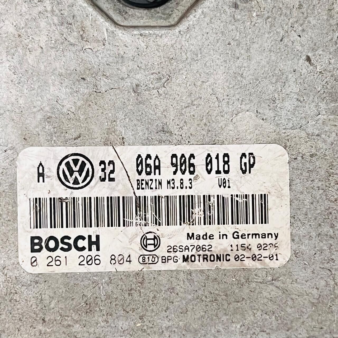 Volkswagen Engine Control Unit ECU - 06A906018GP / 0261206804