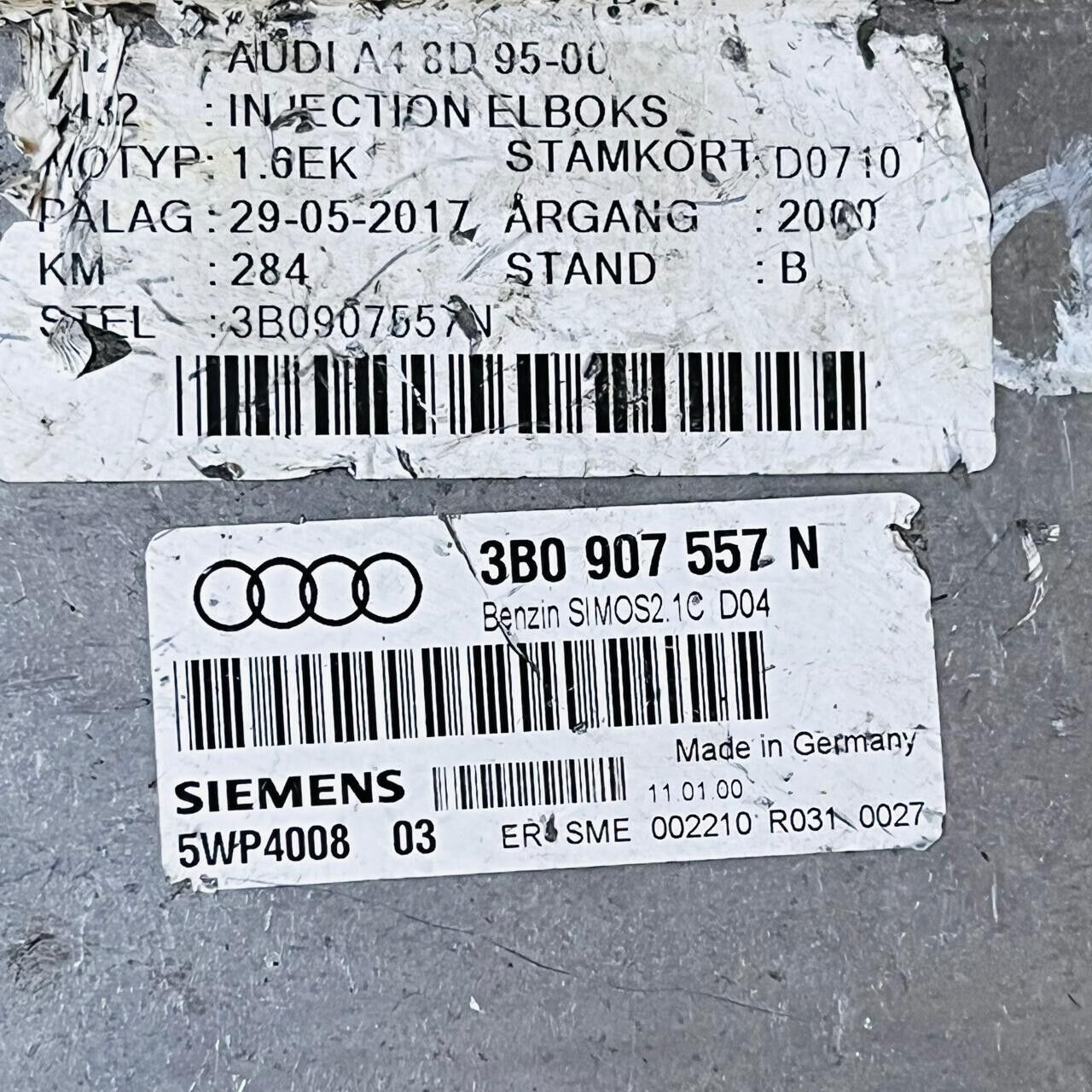 Audi Engine Control Unit ECU - 3B0907557N / 5WP400803