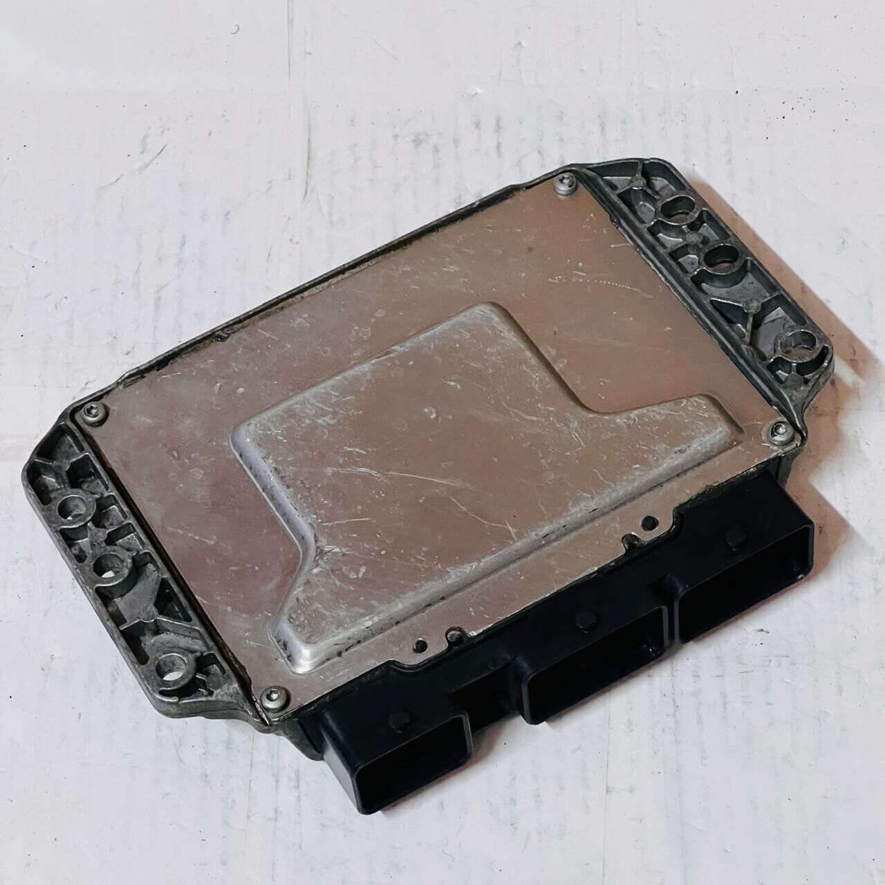 Renault Engine Control Unit ECU - 21585412-6B / 8200504593 / 8200461733 / S3000