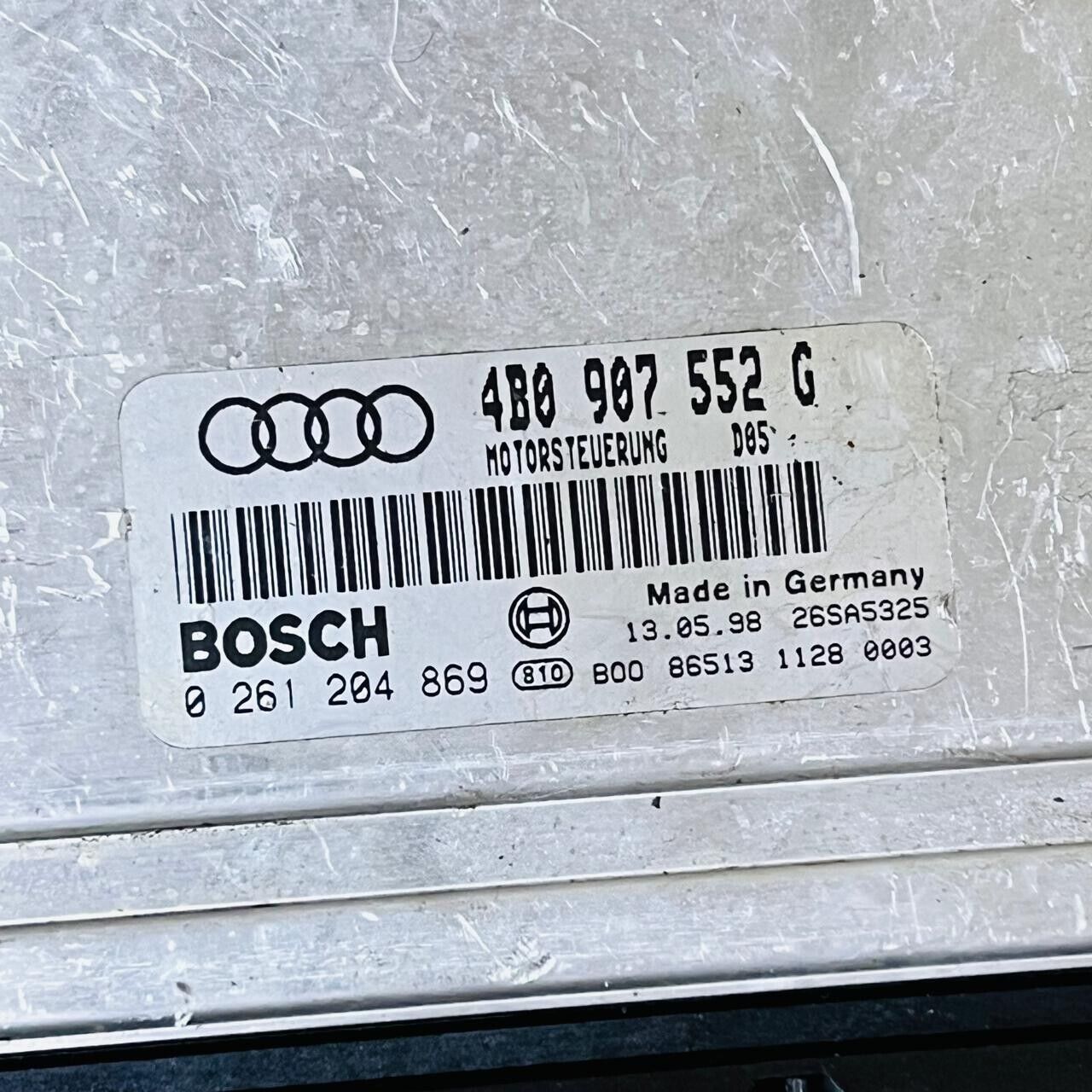 Audi Engine Control Unit ECU - 4B0907552G / 0261204869