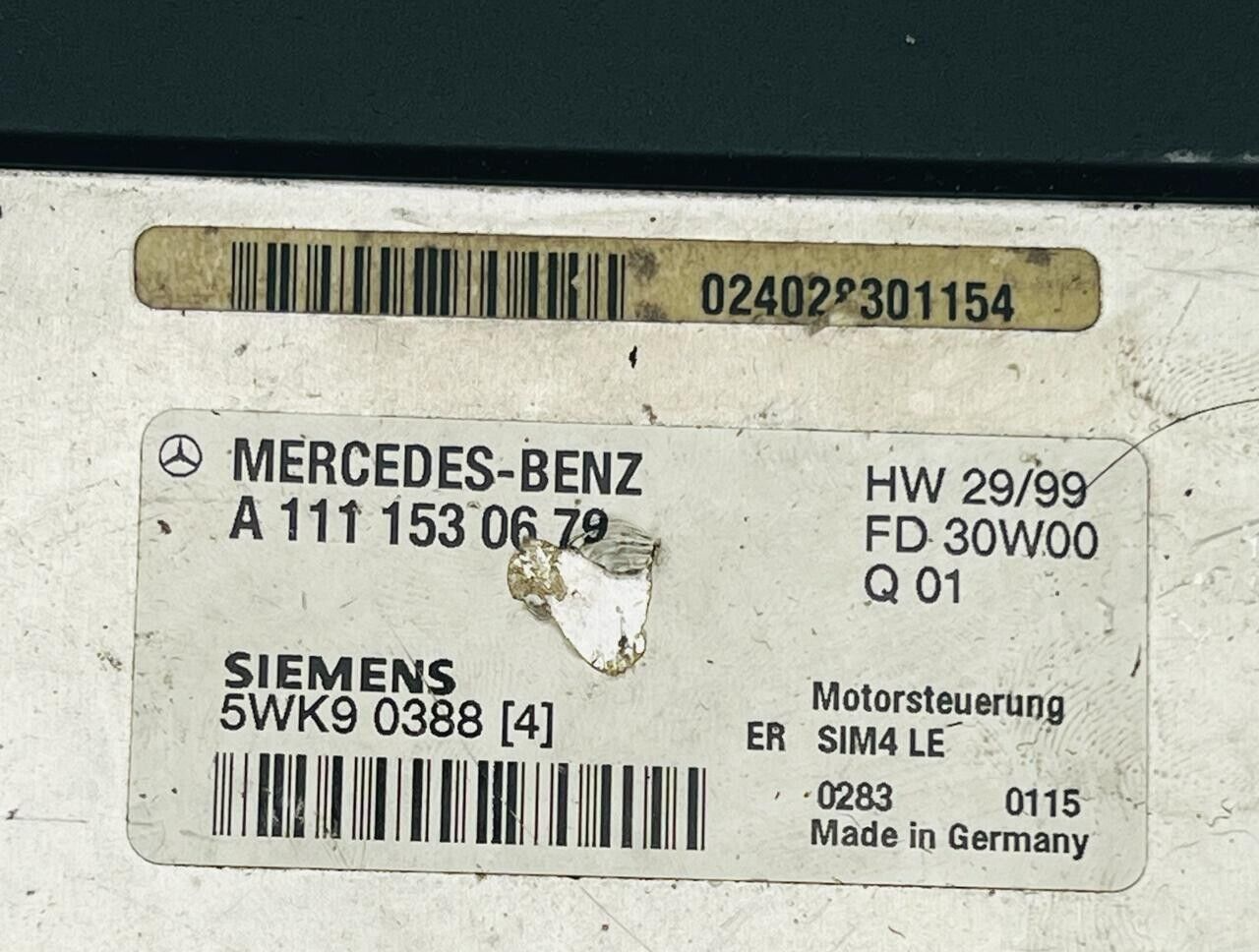 OEM Mercedes-Benz Engine Control Unit ECU A1111530679 5WK90388