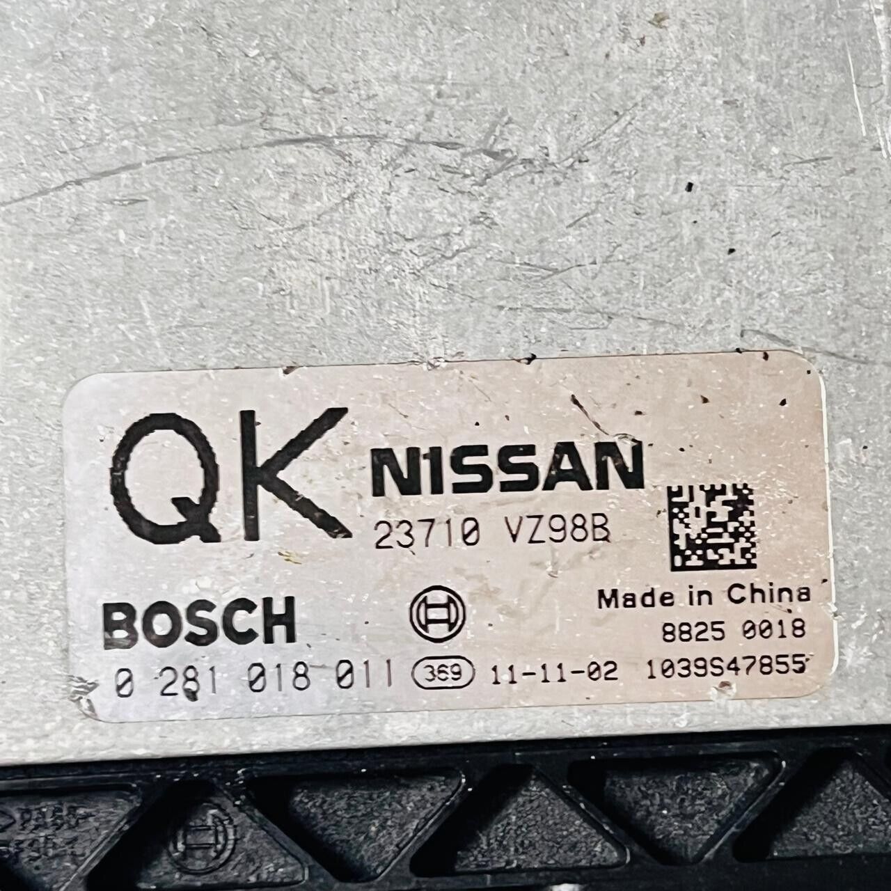 BOSCH ECU NISSAN ENGINE CONTROL UNIT 0281018011 1039S47855