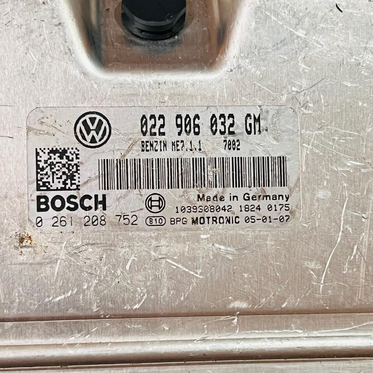 Volkswagen T5 Engine Control Unit ECU - 022906032GM / 0261208752