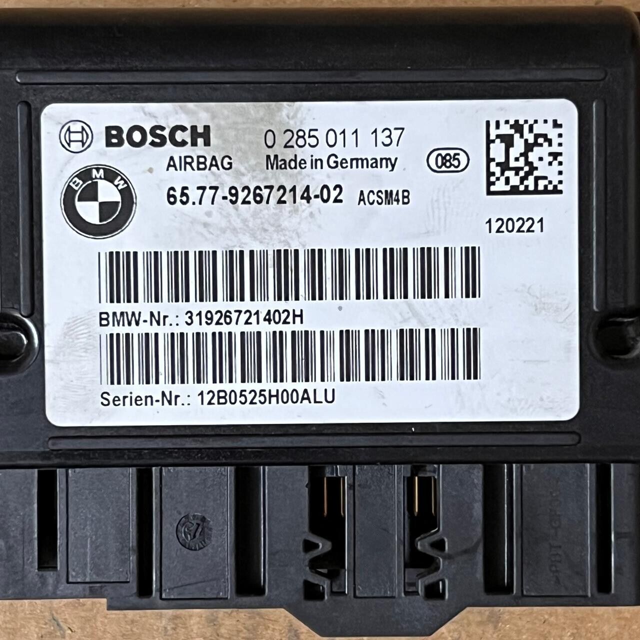 2014 BMW F30 BOSCH AIRBuG CONTROL MODULE - 0285011137 / 65.77-9267214-02