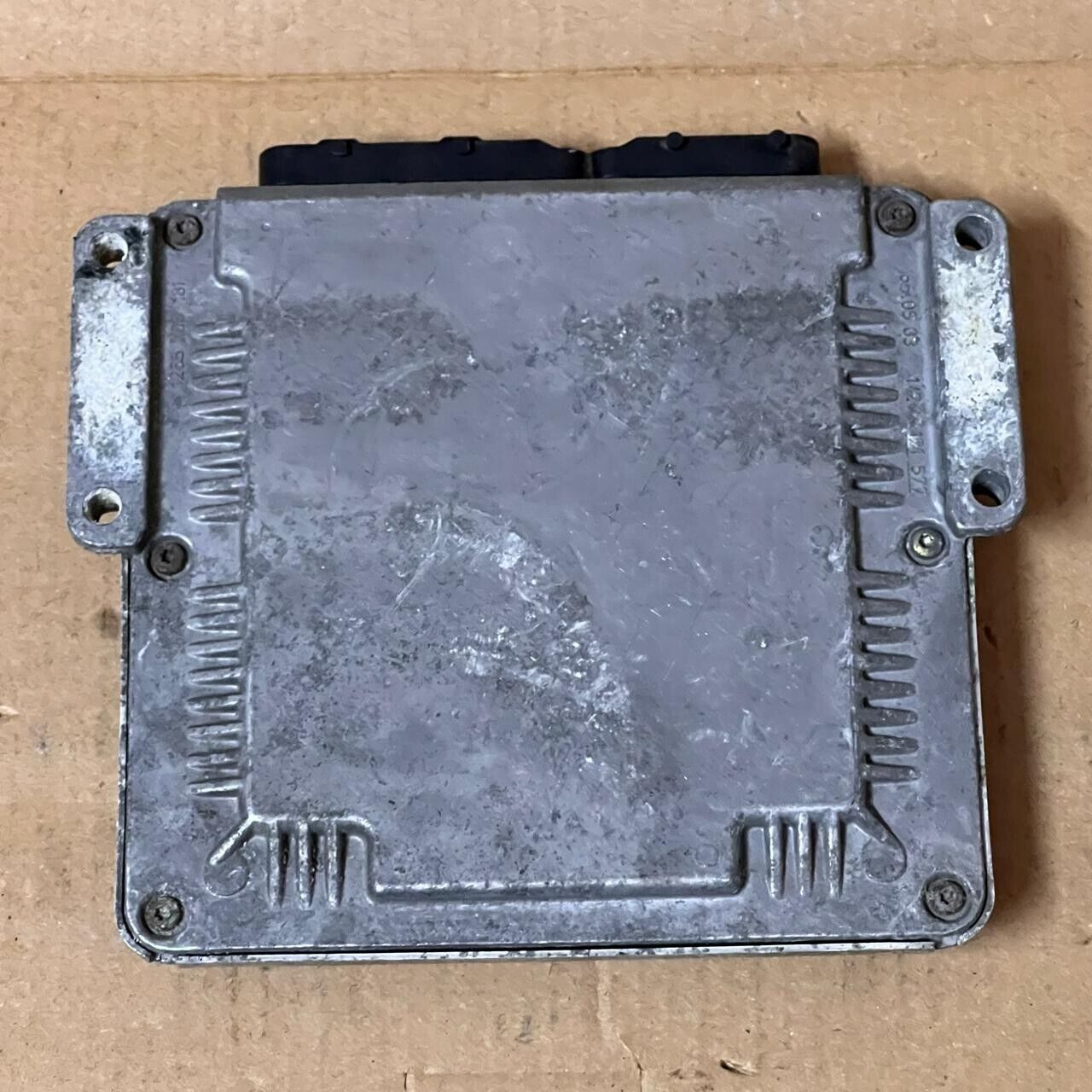 Chrysler Voyager HN7AB0 Engine Control Unit ECU - 0281011062 / P04727665AB