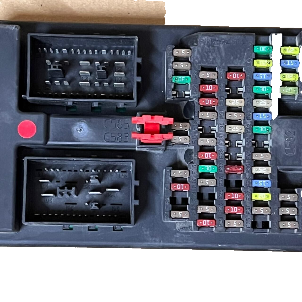 Land Rover Range Rover Sport Fuse Box - A12263173 / 519329601 / AH22-14F041-BE