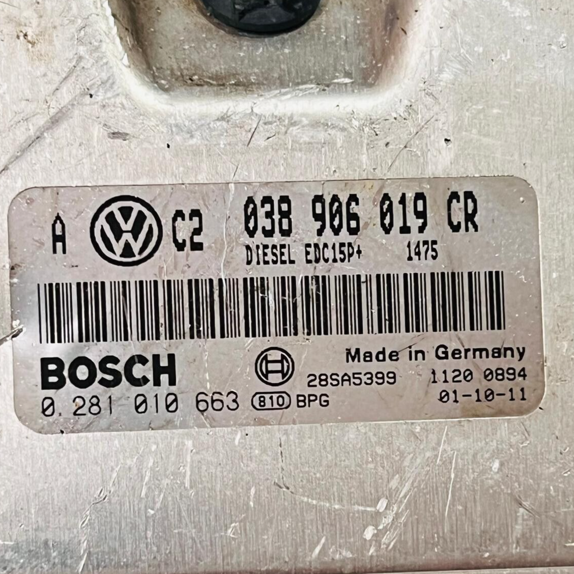 Volkswagen Engine Control Unit ECU - 038906019CR / 0281010663