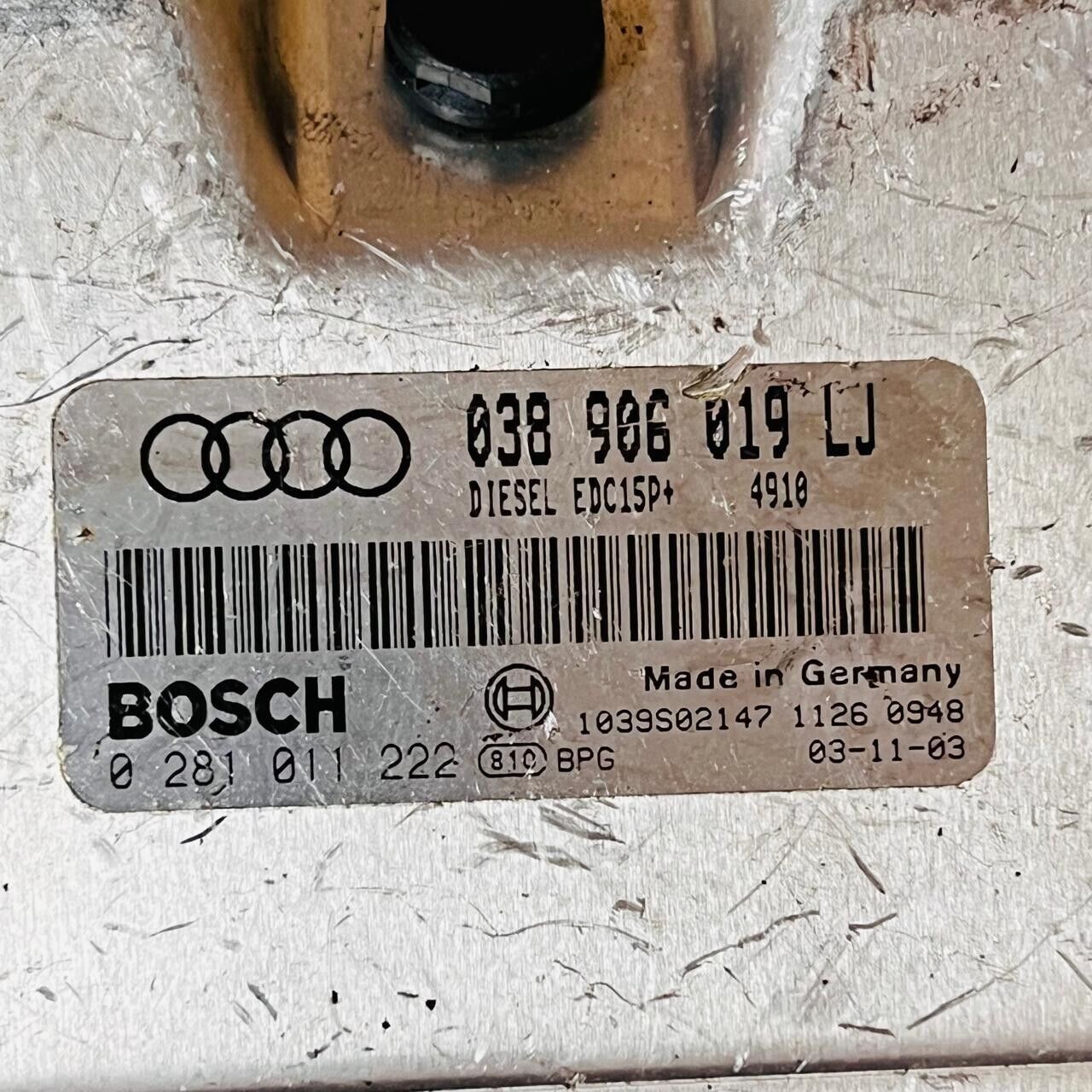 2001-2006 AUDI A4 B6 AVANT Engine Control Unit ECU - 038906019LJ / 0281011222