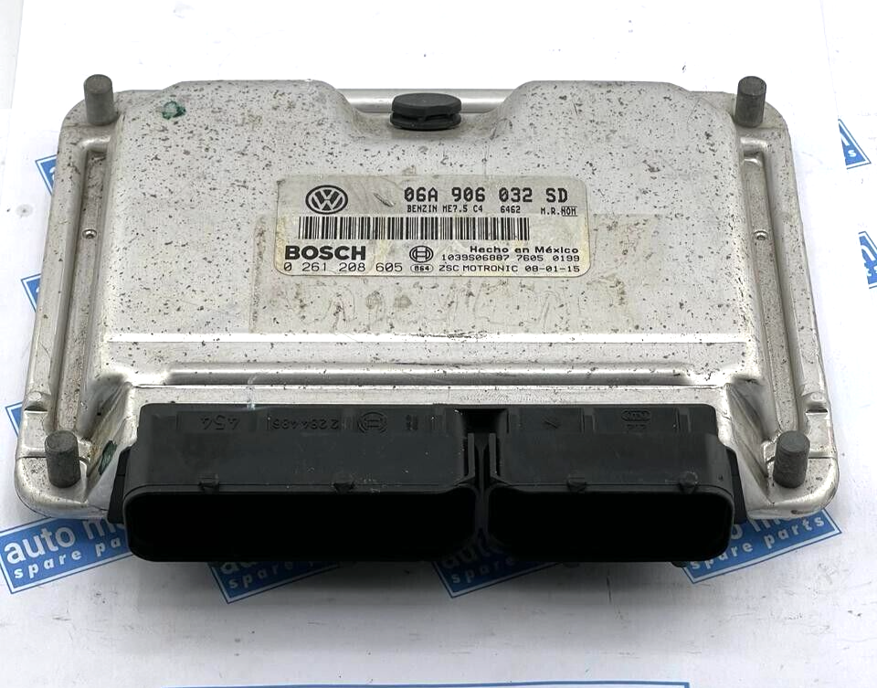 VW BEETLE 2.0 06A 906 032 SD ECU 06A906032SD 0261208605