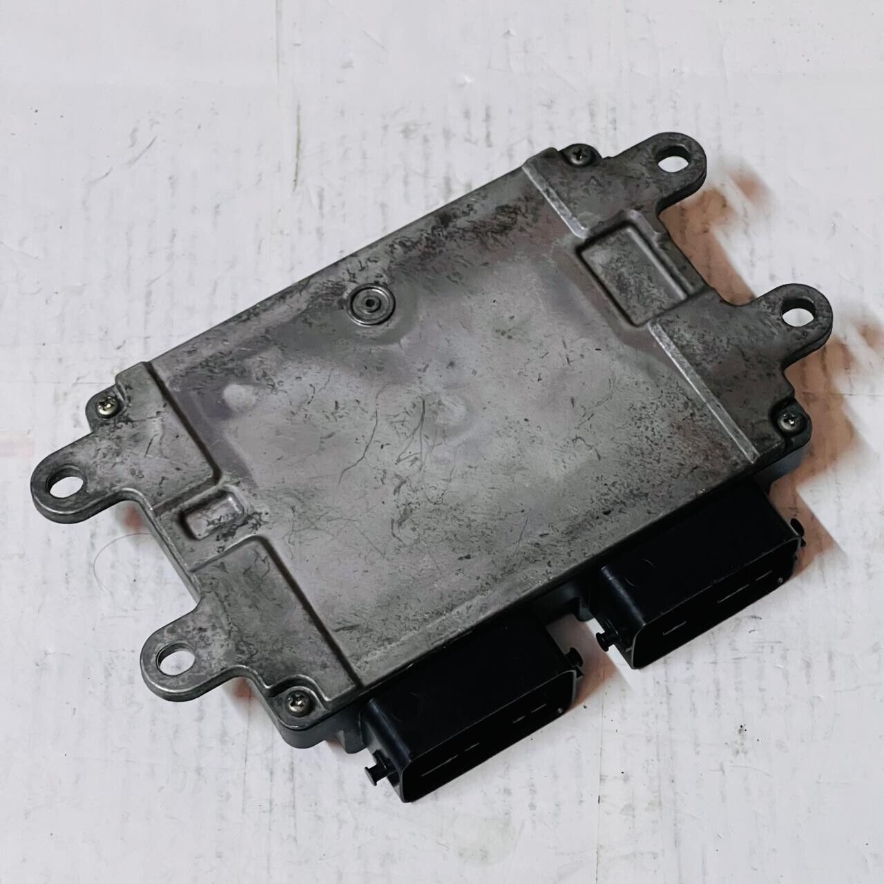 Mazda Bongo SKP2V Engine Control Unit ECU - L850-18-881D / E6T62372H3