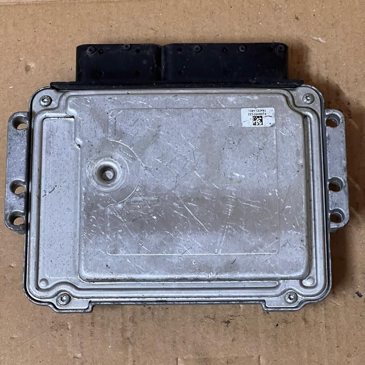 KIA Sportage Engine Control Unit - 0281013961 / 39115-27350 / A0KM0T2DI01S