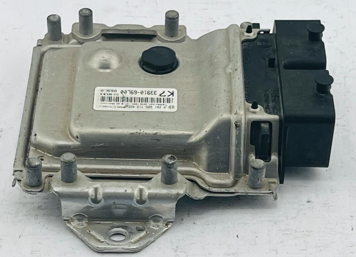 Unidad del módulo de control del motor Suzuki Swift 1.2 gasolina 0261S05712 3...