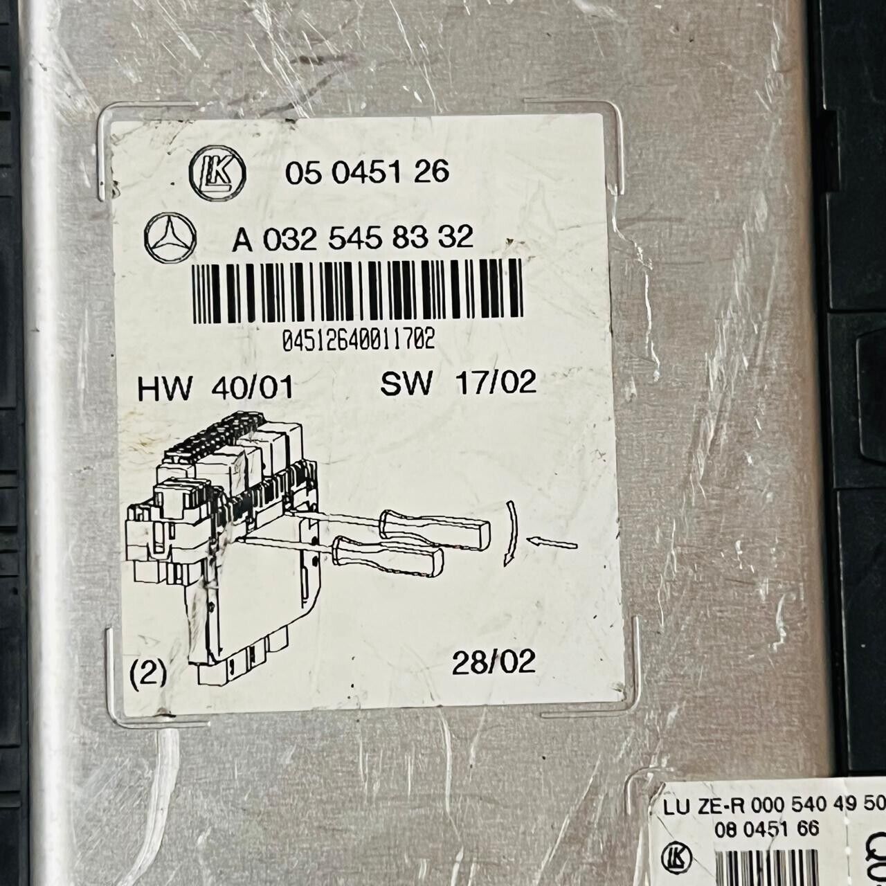 2000-2006 Mercedes-Benz S-Class Fuse Relay Box - 05045126 / A0325458332