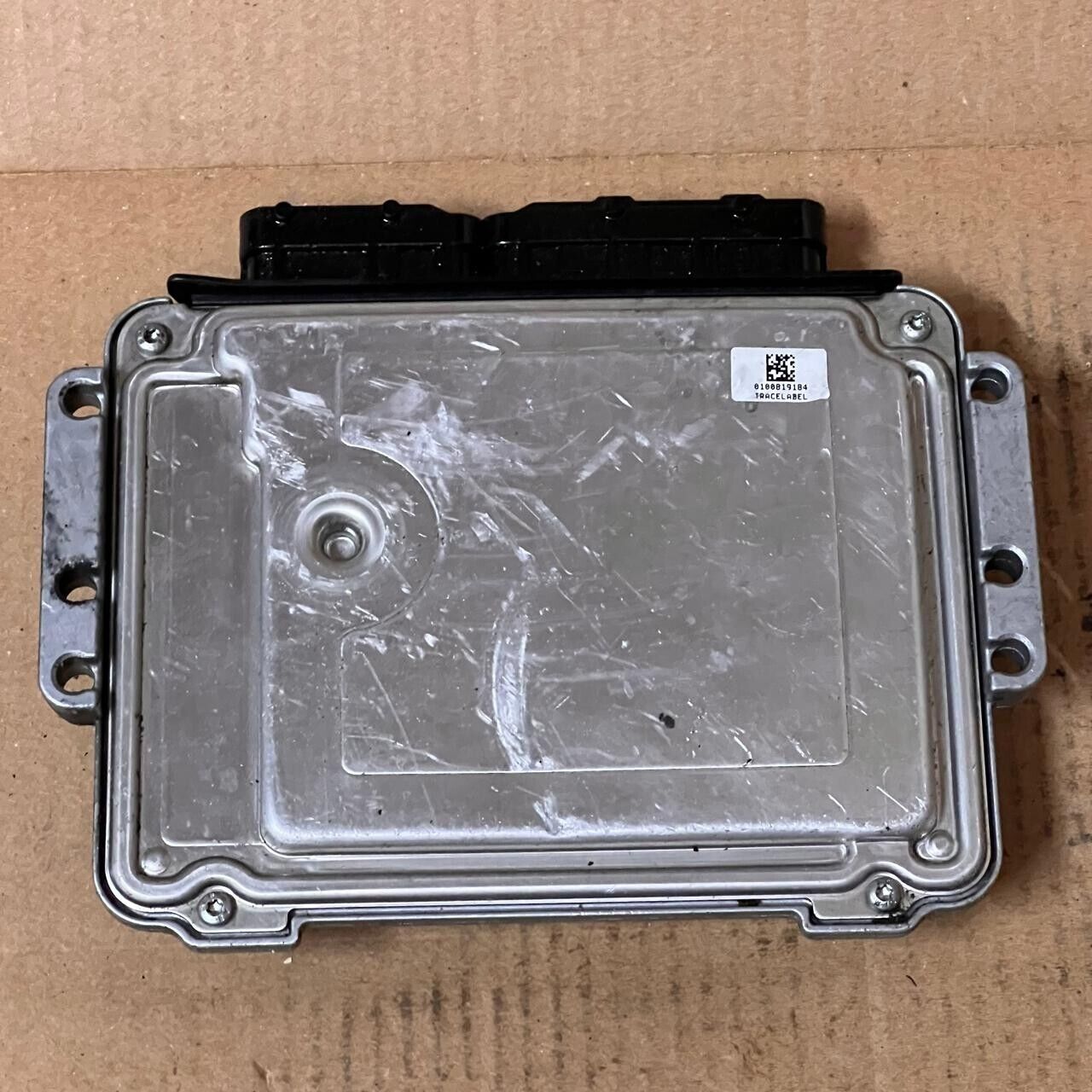 Nissan Xtrail Engine Control Unit ECU - 23710 JG64 / 0261201821