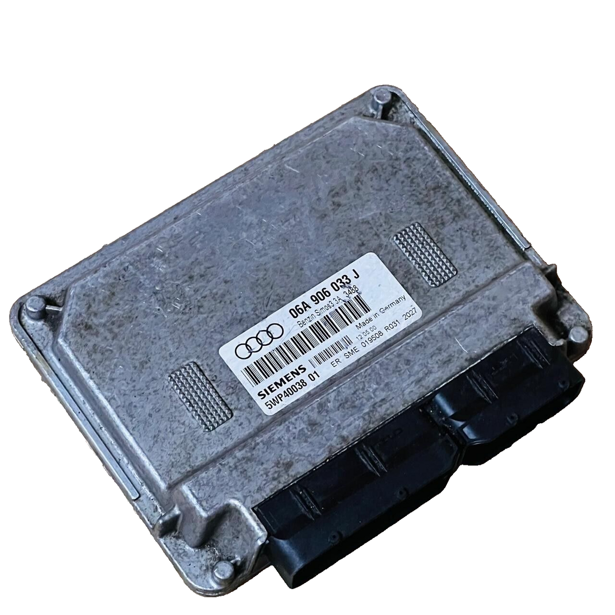 Audi A3 Engine Control Unit ECU - 06A906033J / 5WP4003801