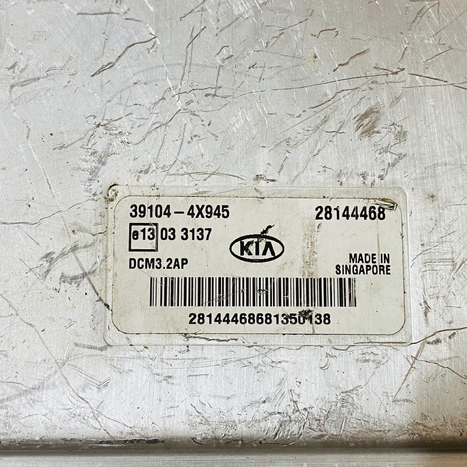 KIA Grand Sedona Engine Control Unit ECU - 39104-4X945 / R0412C057D / 28144468