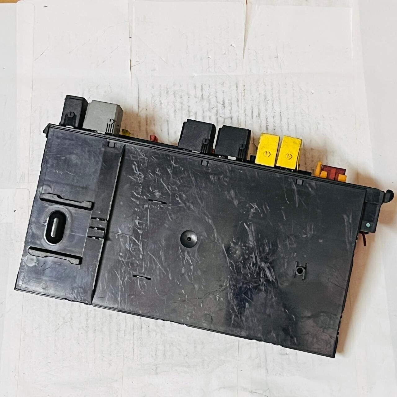 Mercedes-Benz E-Class Fuse Relay Box - 2115452001 / 5DK008047-40