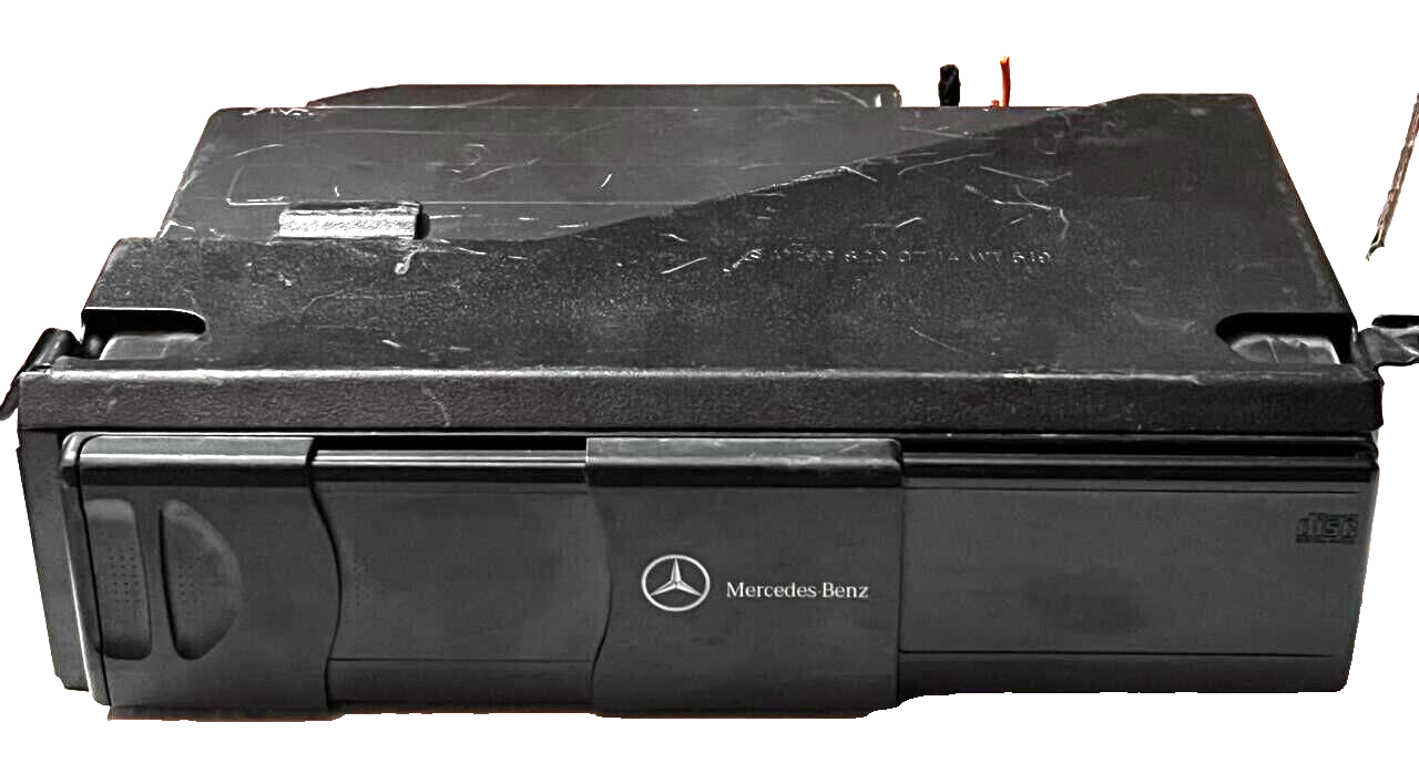 CD-Changer Genuine Mercedes W203/C209/R230/W463/636/639 - B67824018 A2038703389