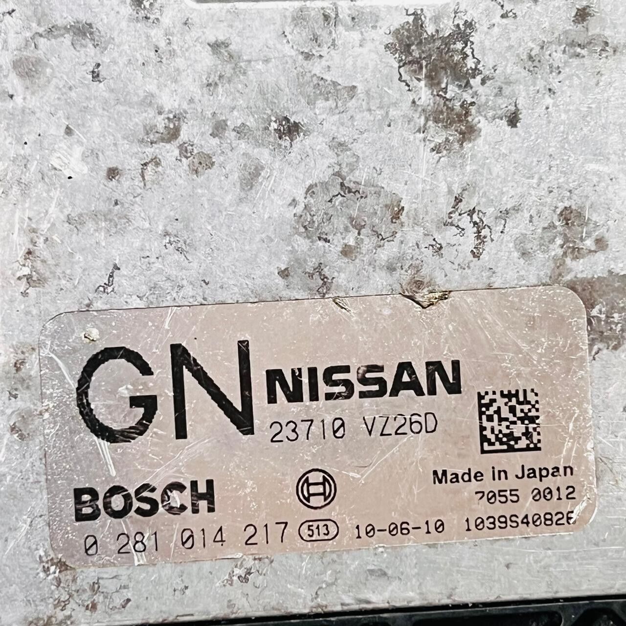 Nissan Engine Control Unit ECU - 23710VZ26D / 0281014217