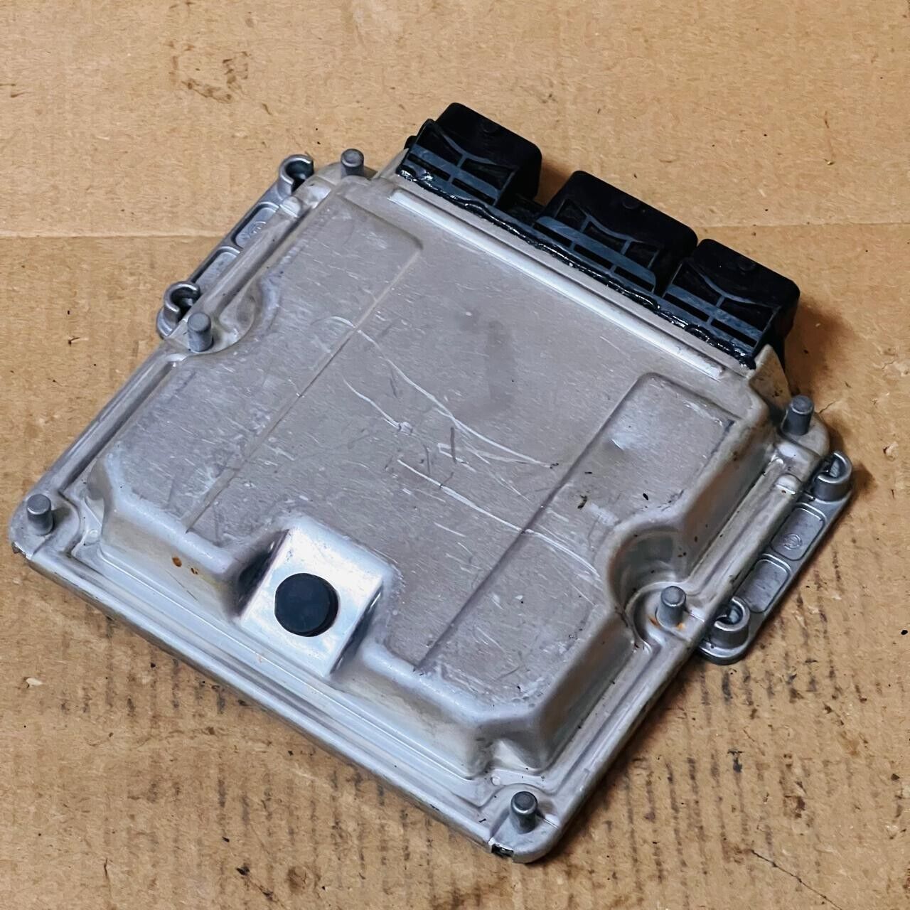 Citroen Peugeot Engine Control Unit ECU - 0281011524 / 9652183880