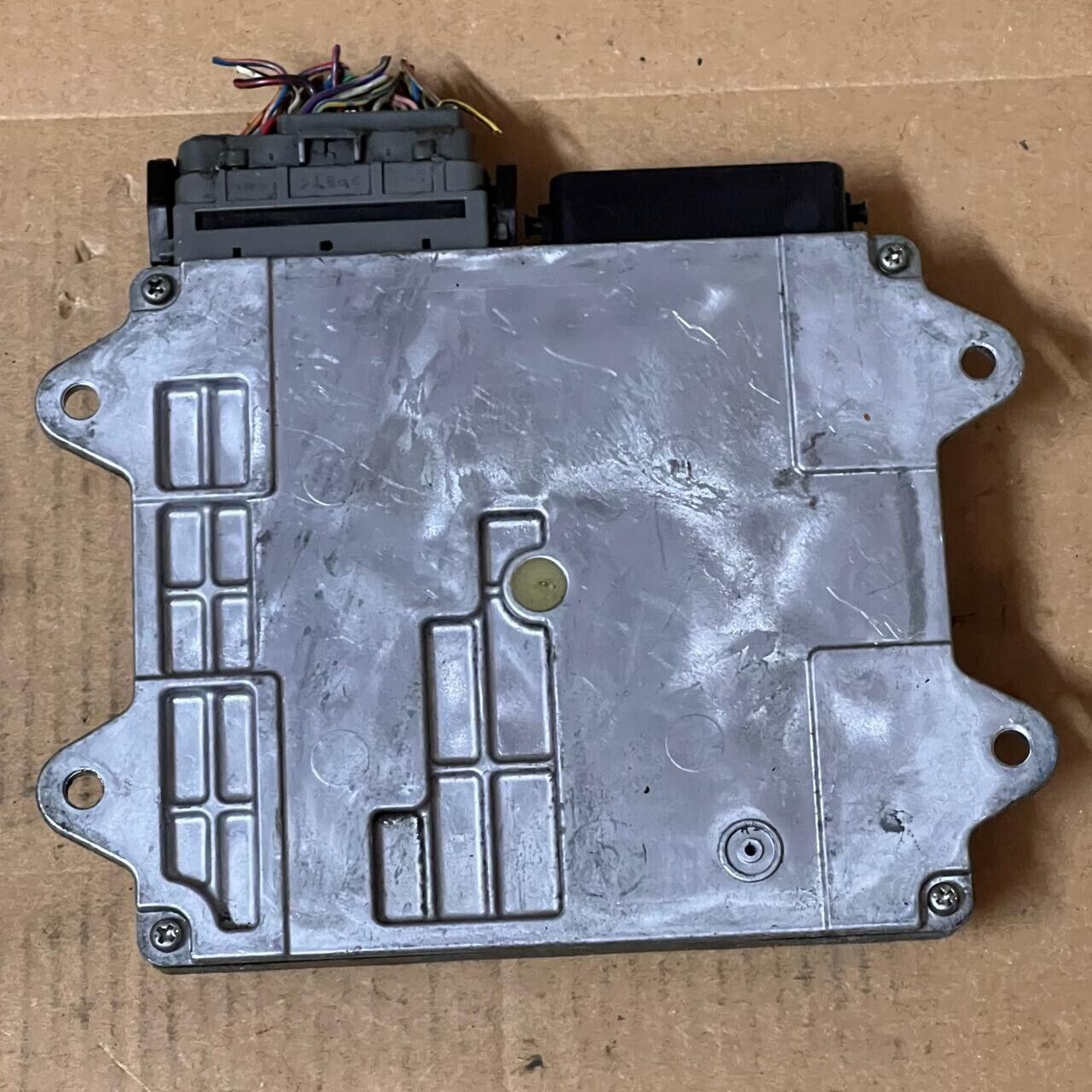 2001-2006 2010-2011 MITSUBISHI COLT RG Engine Control Unit ECU - 8631A256