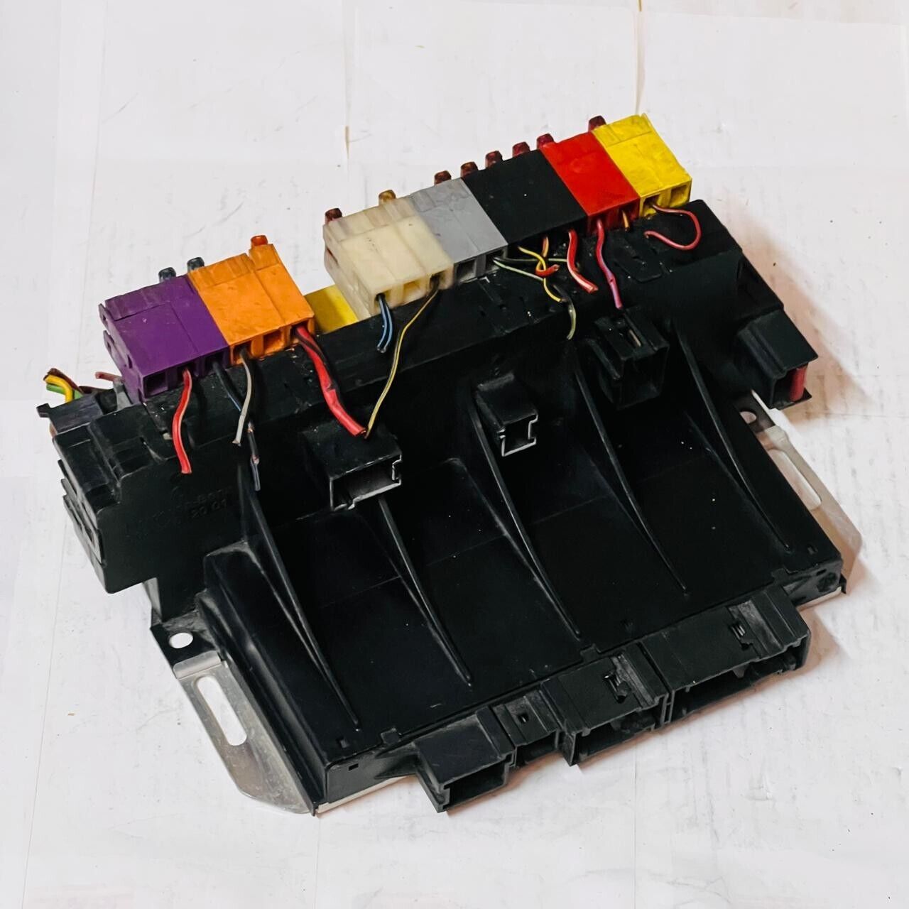 Mercedes-Benz S-Class Fuse Relay Box - 05045110 / A0205451732