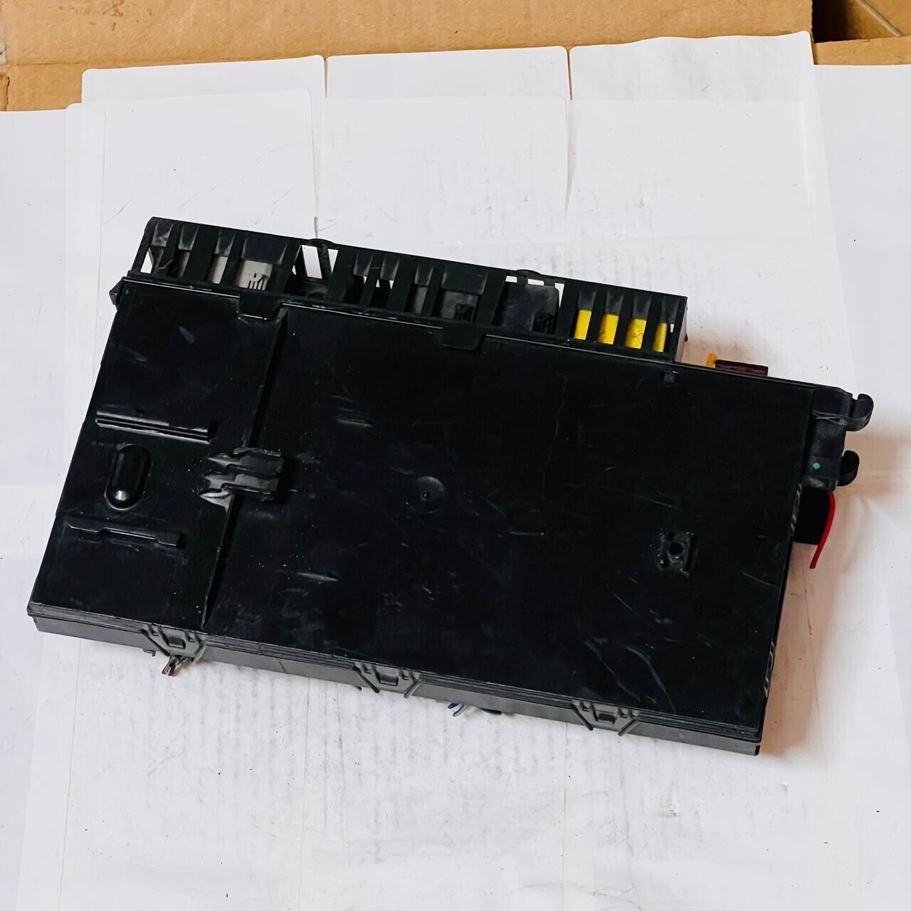 Mercedes-Benz E-Class Fuse Relay Box - 2115452001 / 5DK008047-40 / 5DK00804740